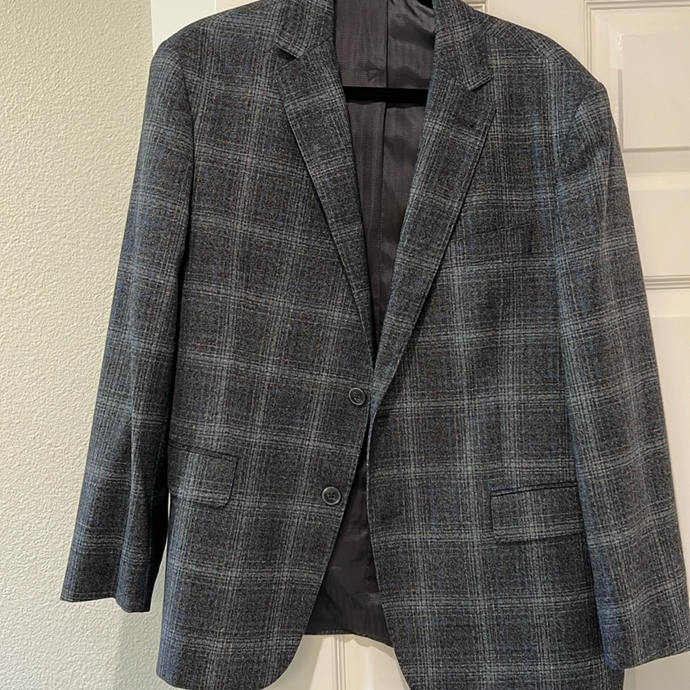 Grey window pane Joseph Abboud sport coat. 42s